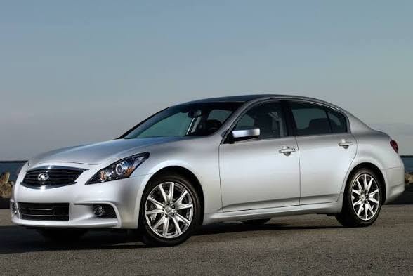 انفينتي G37 2011