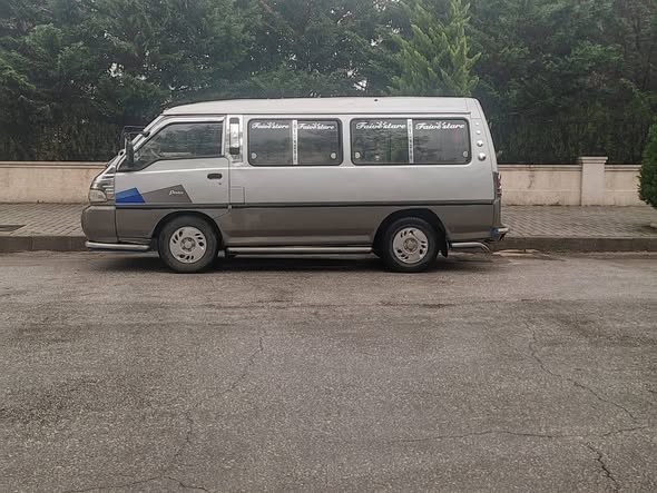 هونداي H-1 2001 - صورة 2