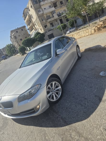 بي إم دبليو 520 2012 - صورة 1