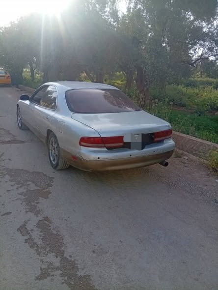 مازدا 929 1993 - صورة 2