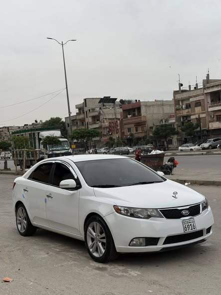 كيا فورتي 2011 - صورة 1