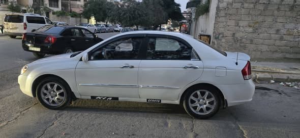 كيا سيراتو 2008 - صورة 1