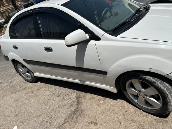 كيا ريو 2009 - صورة 1
