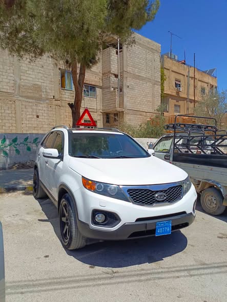 كيا سورنتو 2012 - صورة 2