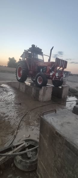 يونيفيرسال 650 1979 - صورة 1