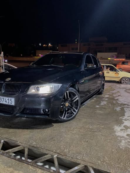 بي إم دبليو 320i 2008 - صورة 1