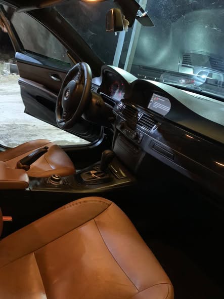 بي إم دبليو 320i 2008 - صورة 3