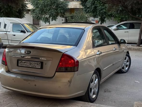 كيا سيراتو 2008 - صورة 1