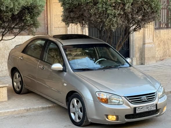 كيا سيراتو 2008 - صورة 2