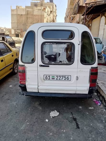 سكودا كرتا 2000 - صورة 4