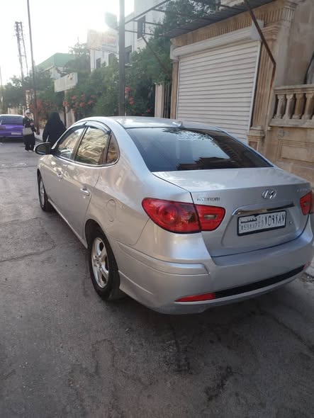 هيونداي افانتي 2010 - صورة 2