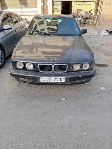 بي ام دبليو 740 1987 - صورة 1