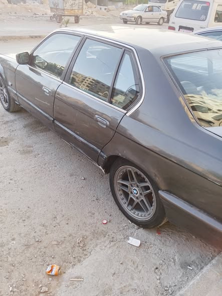 بي ام دبليو 740 1987 - صورة 5