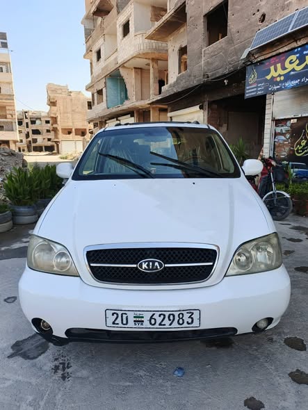 كيا سيدونا 2005 - صورة 1