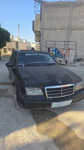 مرسيدس 200 2001 - صورة 1