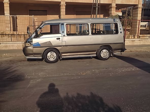 هونداي H-1 2001 - صورة 1