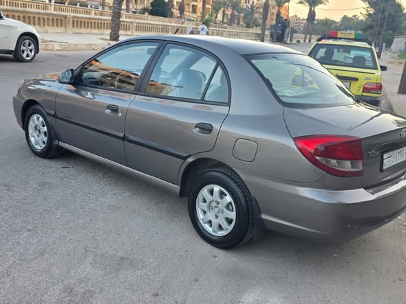 كيا ريو 2003 - صورة 5