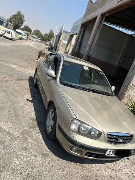 هيونداي افانتي 2004 - صورة 1