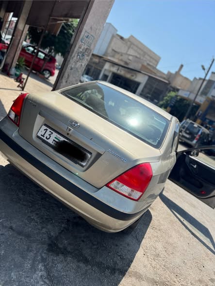 هيونداي افانتي 2004 - صورة 4