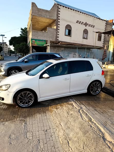 فولكس فاغن غولف GTI 2012 - صورة 1