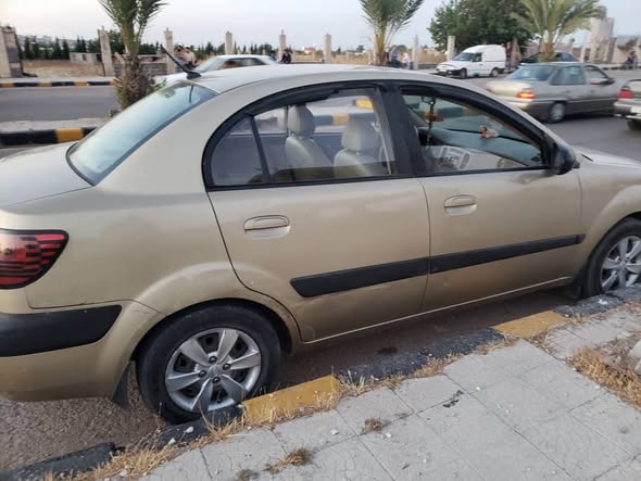 كيا ريو 2010 - صورة 3