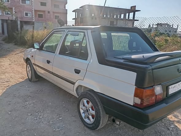 سكودا فورمان 1994 - صورة 2