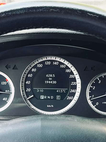 مرسيدس C200 2011 - صورة 5
