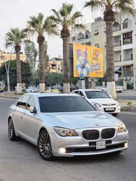 بي إم دبليو 740 2010 - صورة 1