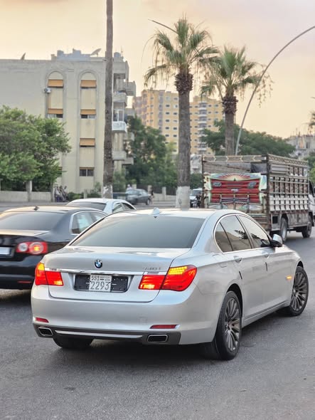 بي إم دبليو 740 2010 - صورة 5
