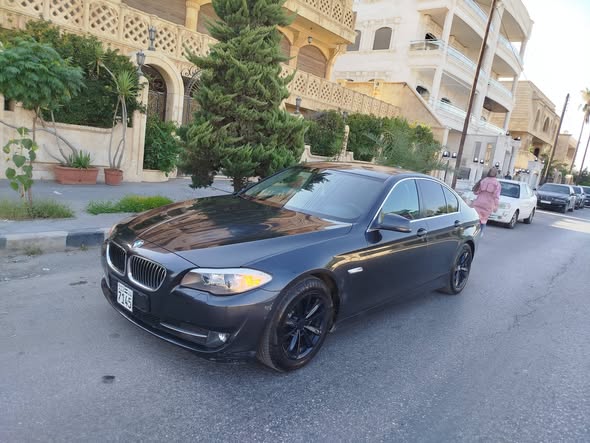 بي إم دبليو 520 2012 - صورة 3