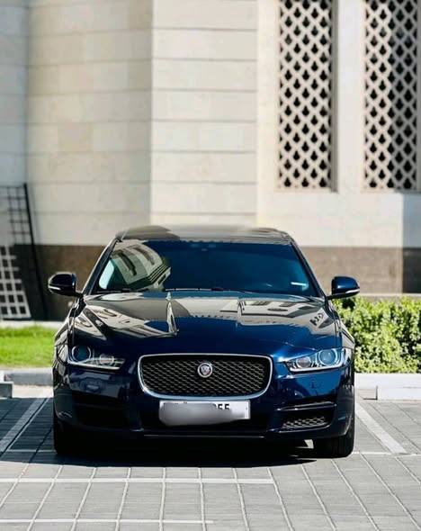 جاكوار XE 2019 - صورة 1