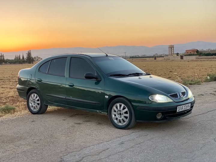 رينو ميغان 2004