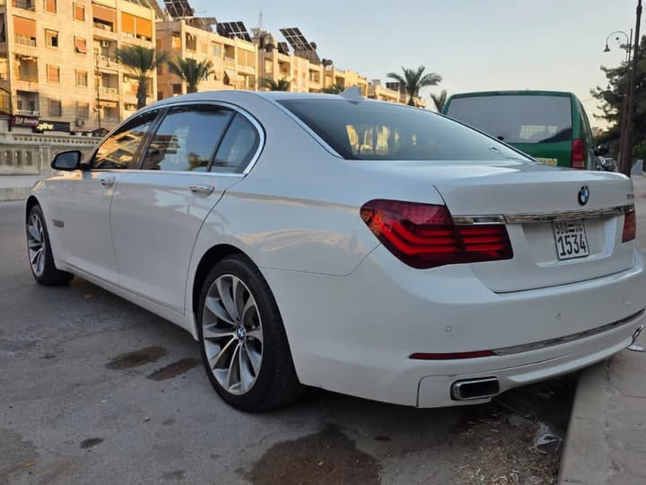 بي ام دبليو ٧٣٠ 2015