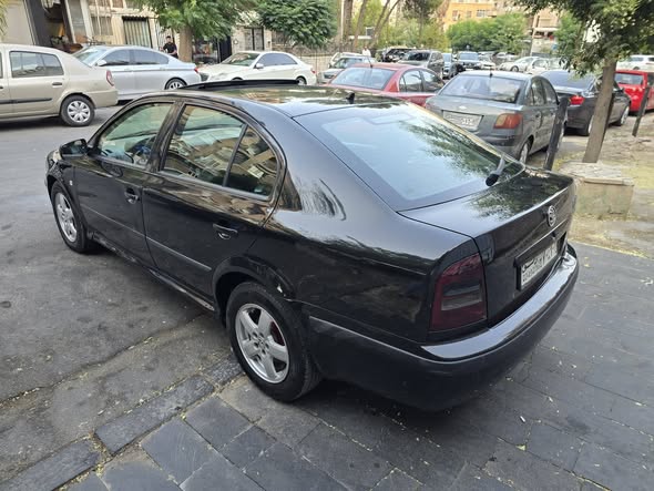 سكودا أوكتافيا 2009 - صورة 1