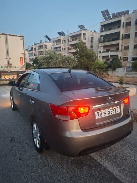 كيا فورتي 2011 - صورة 2