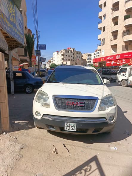 جي ام سي أكاديا 2010 - صورة 1
