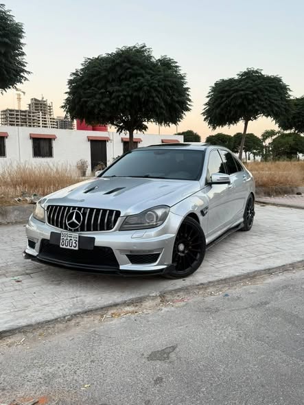 مرسيدس C300 2011 - صورة 2