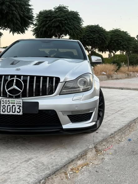 مرسيدس C300 2011 - صورة 3