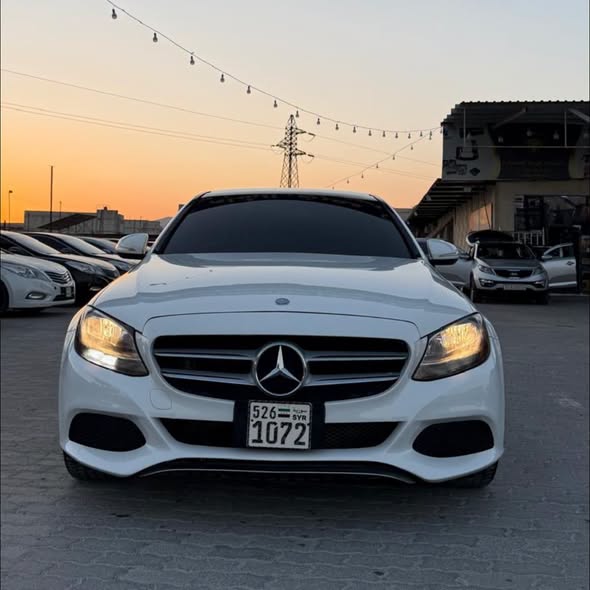 مرسيدس C300 2015 - صورة 1