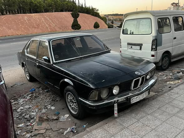 بي إم دبليو 732i 1981 - صورة 4