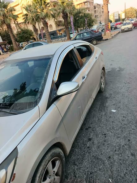 هيونداي أكسنت 2011 - صورة 2
