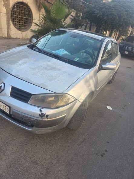 رينو ميغان 2005 - صورة 1
