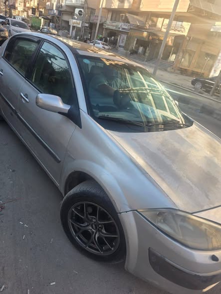 رينو ميغان 2005 - صورة 2
