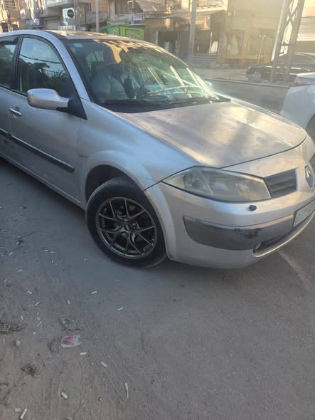رينو ميغان 2005 - صورة 4