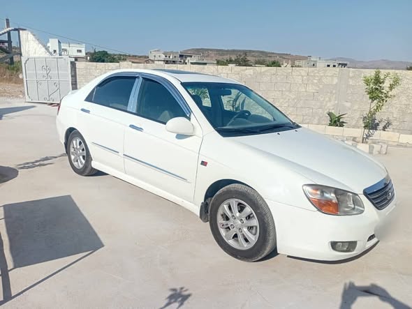 كيا سيراتو 2008 - صورة 2