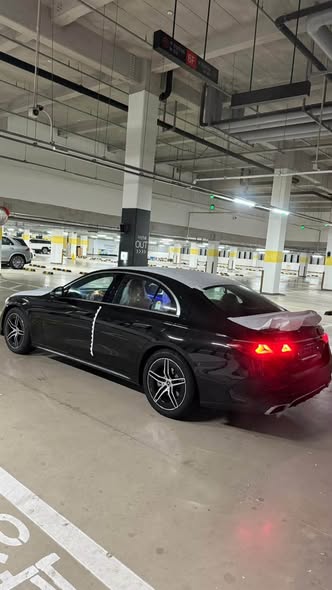مرسيدس E300 2026 - صورة 4