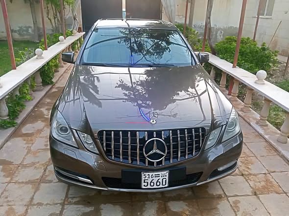 مرسيدس E250 2012 - صورة 1