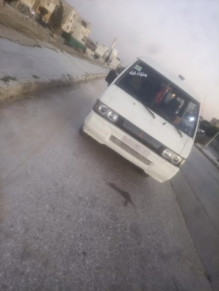 مستبيشي L300 1994 - صورة 1
