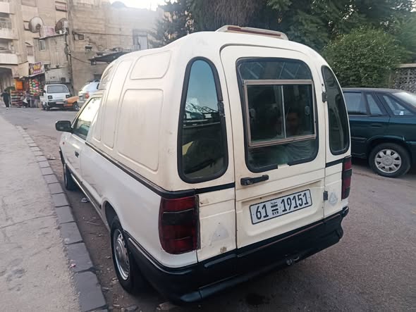 سكودا بيك أب 1998 - صورة 1