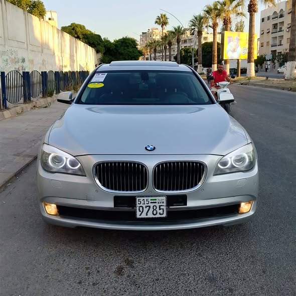 بي إم دبليو 740 2010 - صورة 1